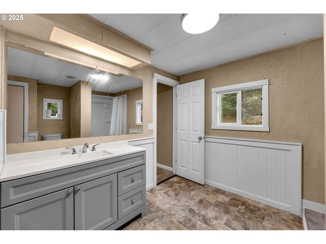 300 E JONES St, Yacolt, WA 98675