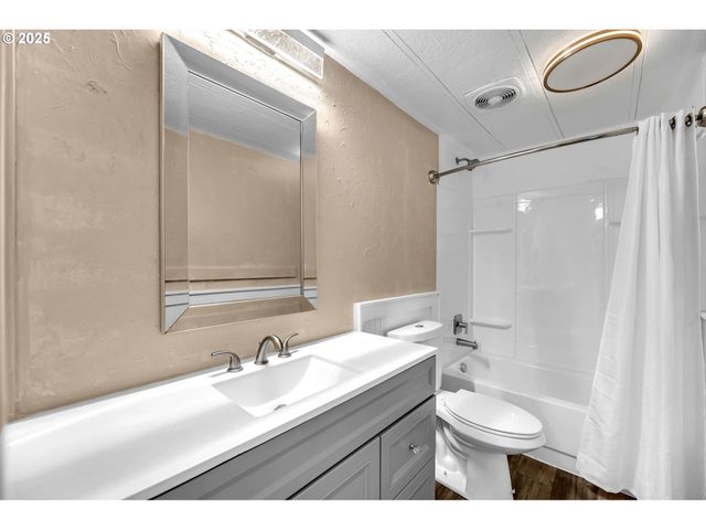 300 E JONES St, Yacolt, WA 98675