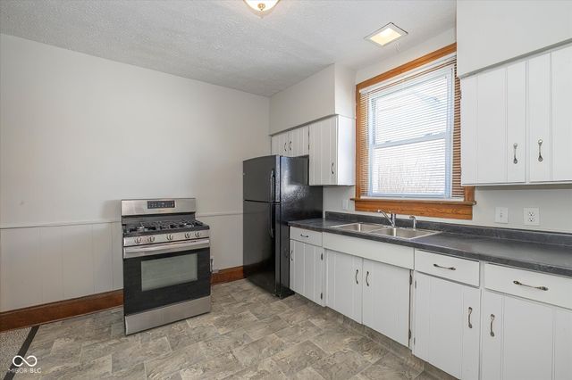 734 W North Street, Lebanon, IN 46052