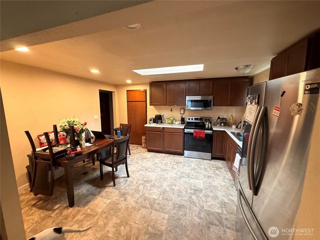 1011 E 68th, Tacoma, WA 98404