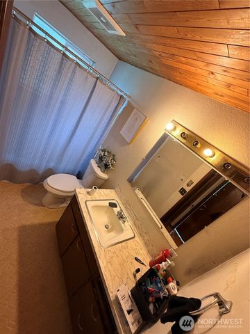 1011 E 68th, Tacoma, WA 98404