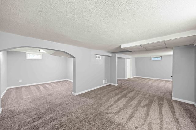 3851 43rd Street, Des Moines, IA 50310