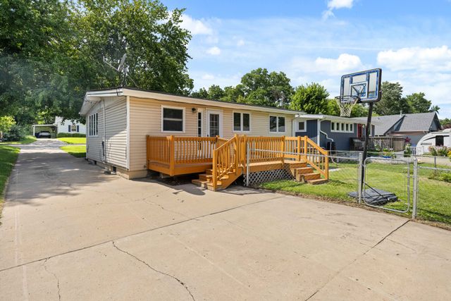 3851 43rd Street, Des Moines, IA 50310