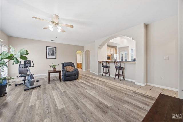 10115 Salerosa Court, Bakersfield, CA 93312