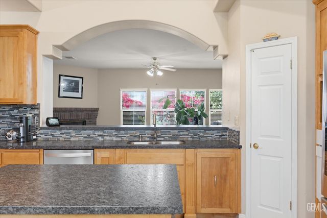 10115 Salerosa Court, Bakersfield, CA 93312