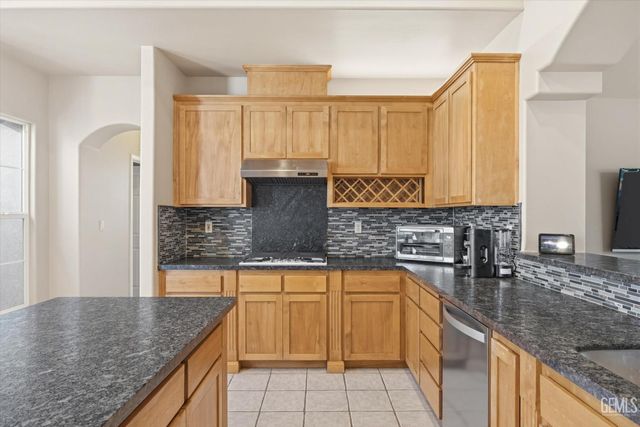 10115 Salerosa Court, Bakersfield, CA 93312