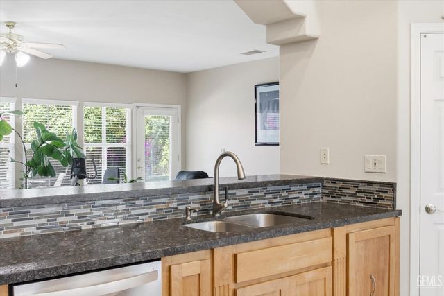 10115 Salerosa Court, Bakersfield, CA 93312
