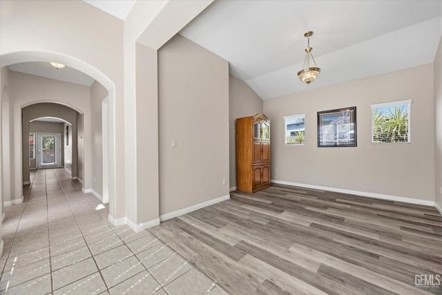 10115 Salerosa Court, Bakersfield, CA 93312