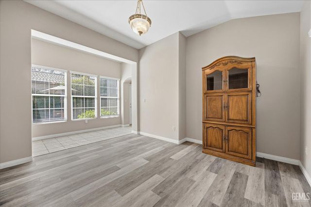 10115 Salerosa Court, Bakersfield, CA 93312