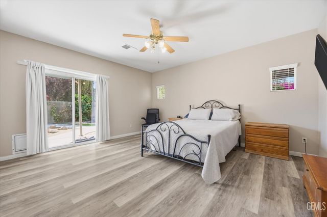 10115 Salerosa Court, Bakersfield, CA 93312