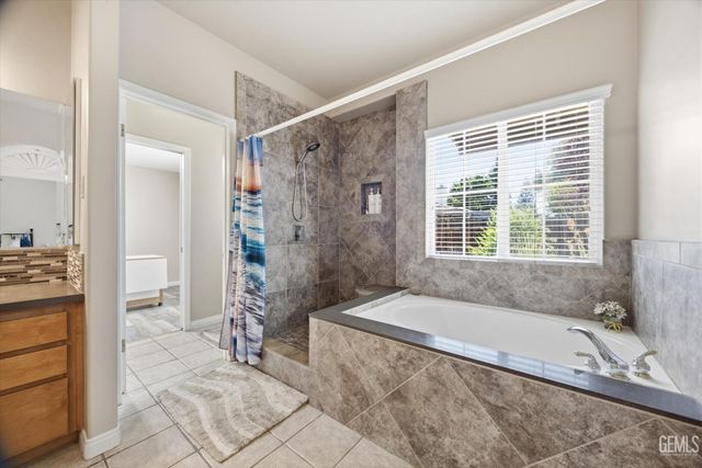 10115 Salerosa Court, Bakersfield, CA 93312