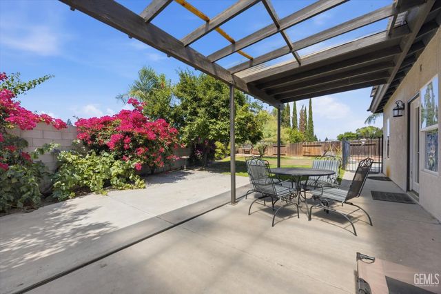 10115 Salerosa Court, Bakersfield, CA 93312