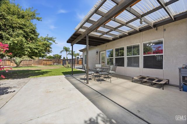 10115 Salerosa Court, Bakersfield, CA 93312