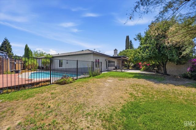 10115 Salerosa Court, Bakersfield, CA 93312