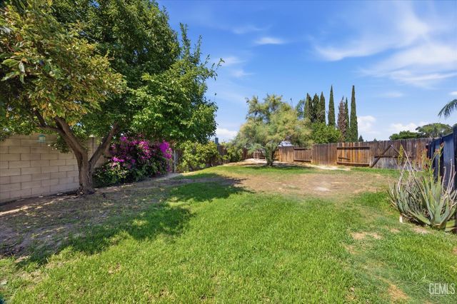10115 Salerosa Court, Bakersfield, CA 93312