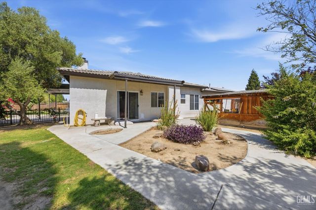 10115 Salerosa Court, Bakersfield, CA 93312