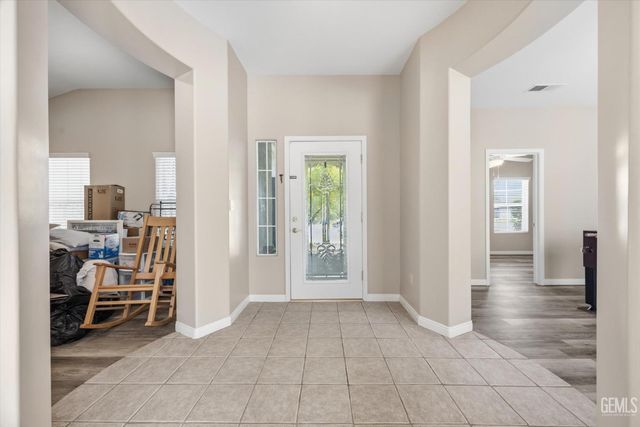 10115 Salerosa Court, Bakersfield, CA 93312