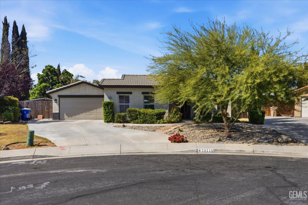 10115 Salerosa Court, Bakersfield, CA 93312