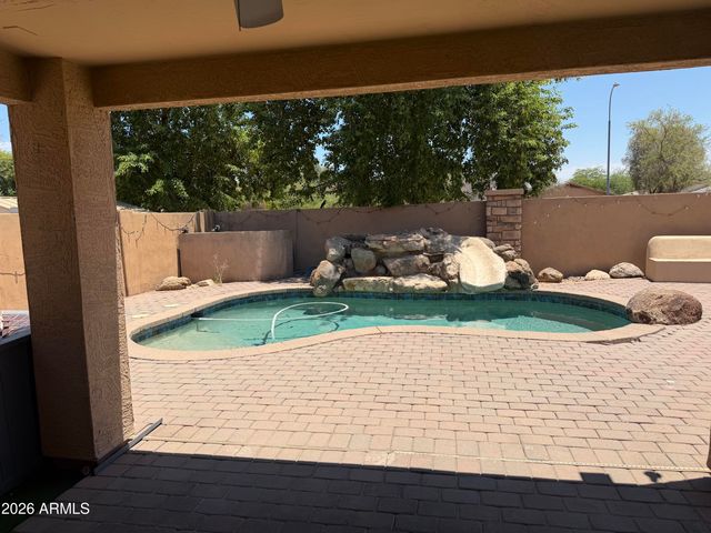 2221 N 94th Avenue, Phoenix, AZ 85037