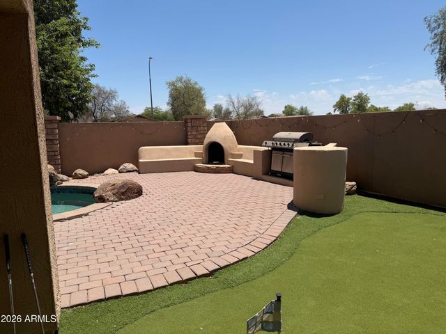 2221 N 94th Avenue, Phoenix, AZ 85037