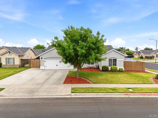 1497 Persimmon Street, Lemoore, CA 93245