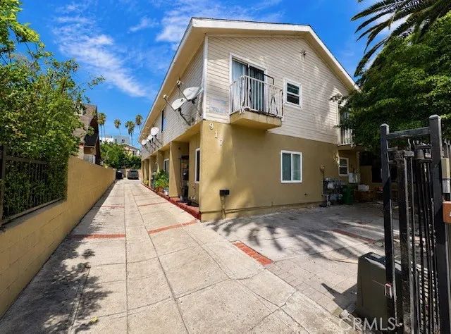 917 S Catalina 5, Los Angeles, CA 90006