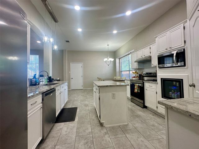 1148 Pleasant Oaks Drive, Lewisville, TX 75067
