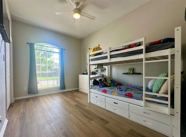 1148 Pleasant Oaks Drive, Lewisville, TX 75067