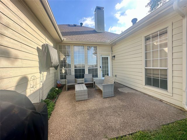 1148 Pleasant Oaks Drive, Lewisville, TX 75067