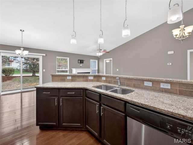 468 Angelique Place, St Charles, MO 63303