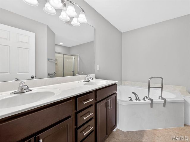 468 Angelique Place, St Charles, MO 63303