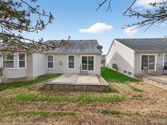 468 Angelique Place, St Charles, MO 63303