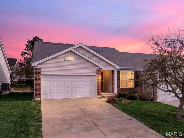 468 Angelique Place, St Charles, MO 63303