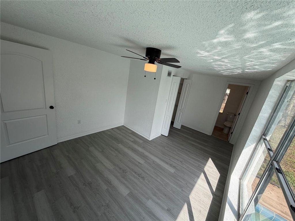 Image 11 of property listing at 4235 EDGEWATER DRIVE, Orlando, FL 32804