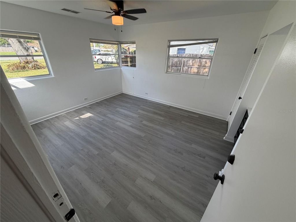 Image 12 of property listing at 4235 EDGEWATER DRIVE, Orlando, FL 32804