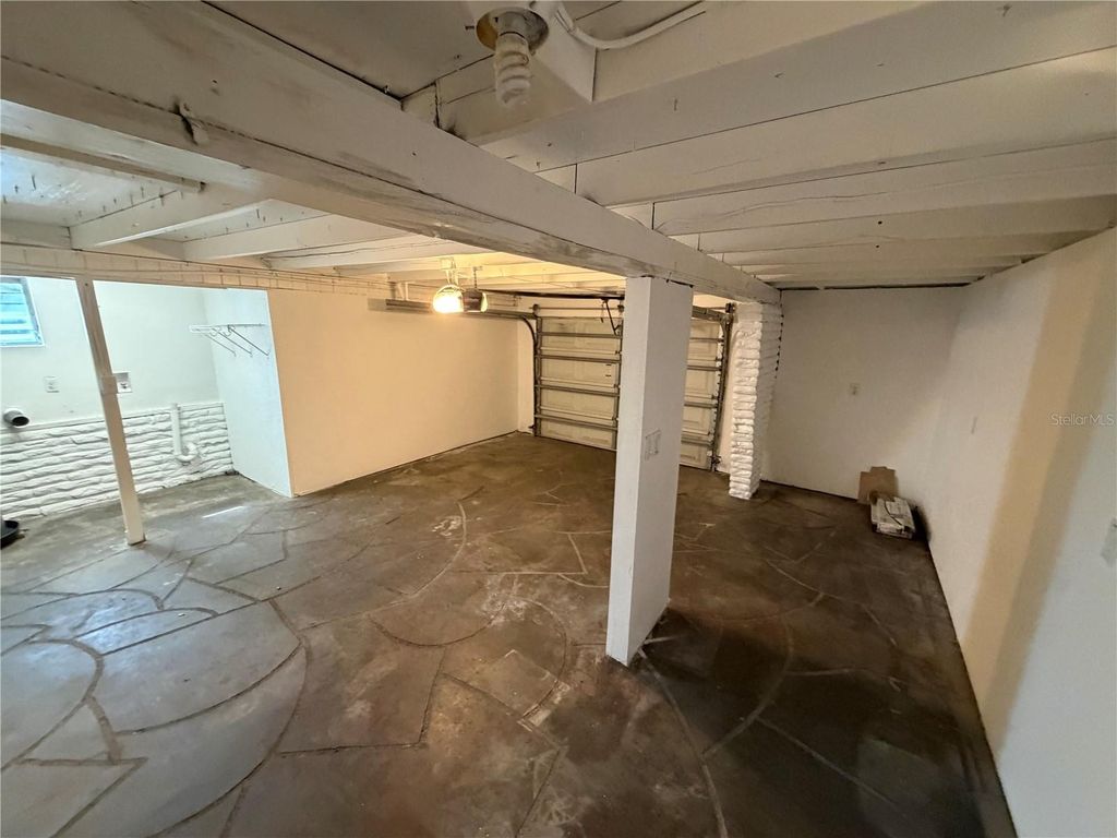 Image 13 of property listing at 4235 EDGEWATER DRIVE, Orlando, FL 32804