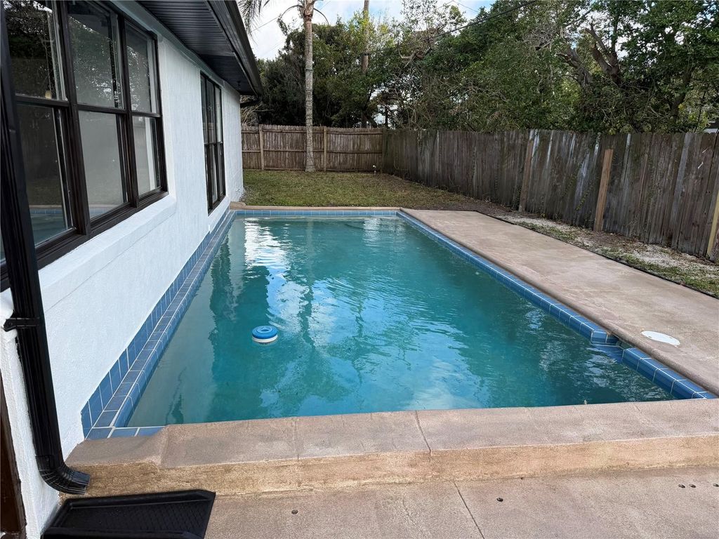 Image 16 of property listing at 4235 EDGEWATER DRIVE, Orlando, FL 32804