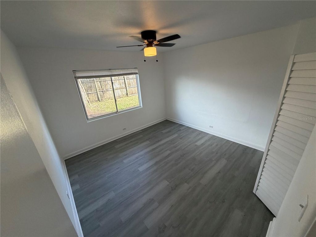 Image 4 of property listing at 4235 EDGEWATER DRIVE, Orlando, FL 32804