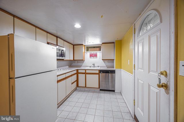 1243 LINDEN AVE, Baltimore, MD 21227