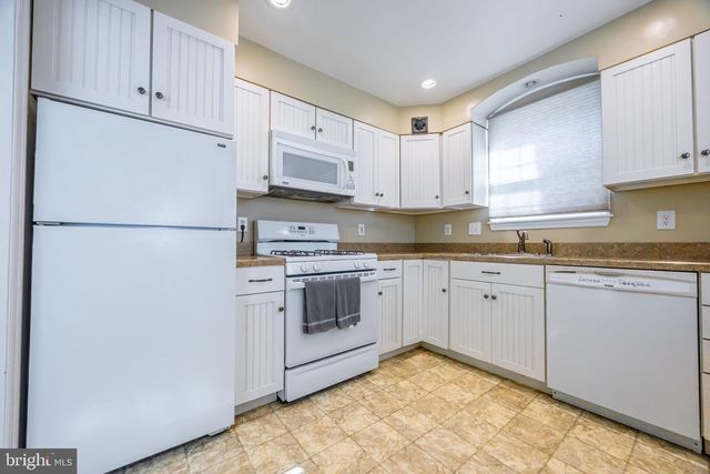 1243 LINDEN AVE, Baltimore, MD 21227