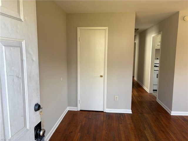 1112 36 ST, Newport News, VA 23607