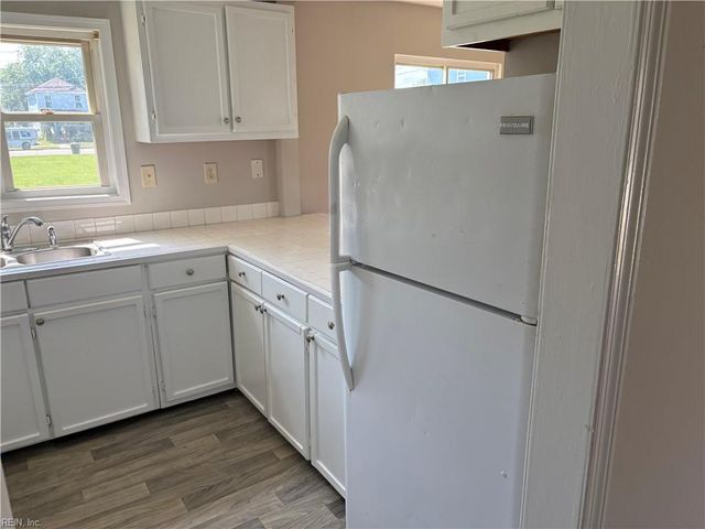 1112 36 ST, Newport News, VA 23607