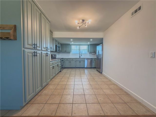 2713 W Fir Street, Rogers, AR 72758