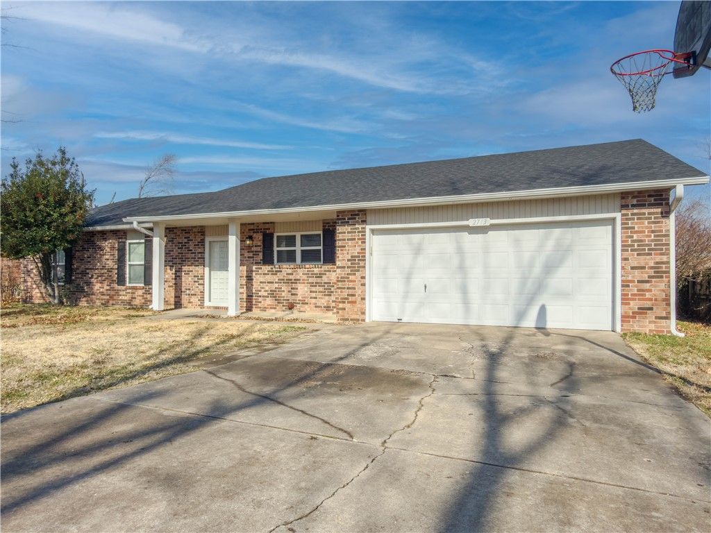 2713 W Fir Street, Rogers, AR 72758