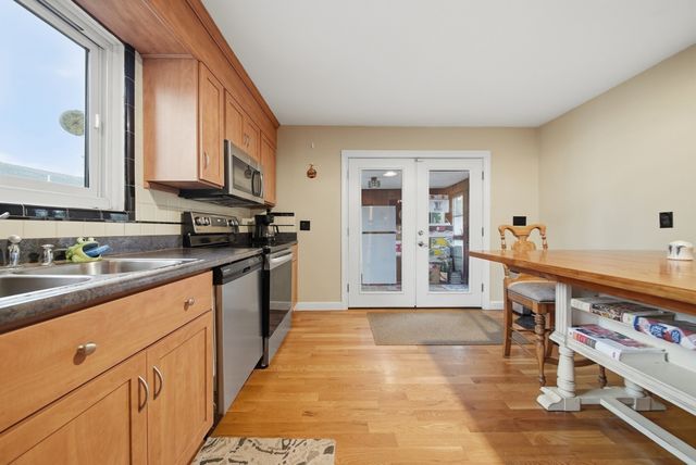 74 Plimpton Ave, Norwood, MA 02062