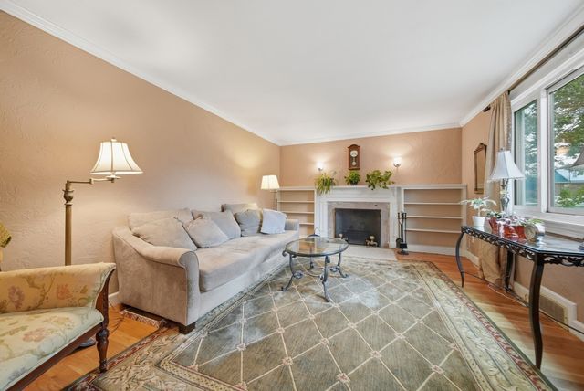 74 Plimpton Ave, Norwood, MA 02062