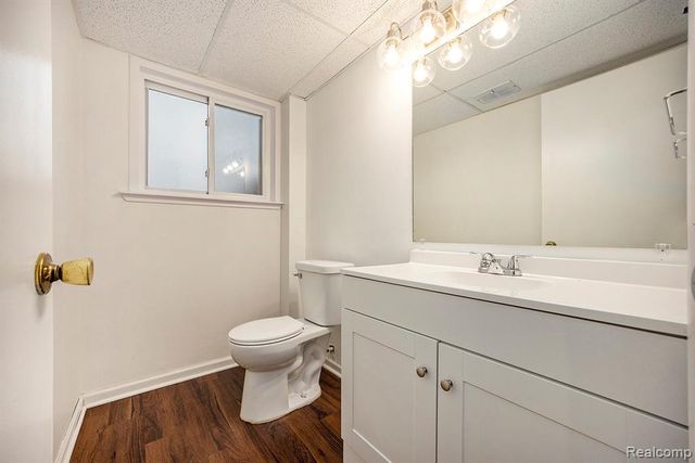 20931 Robinwood Street, Farmington, MI 48336