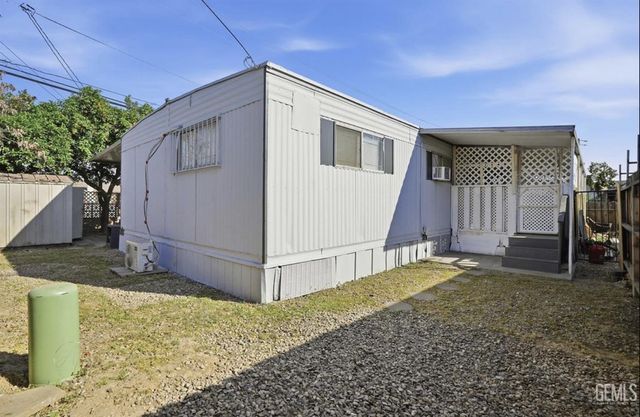 420 Oswell Street 37, Bakersfield, CA 93307