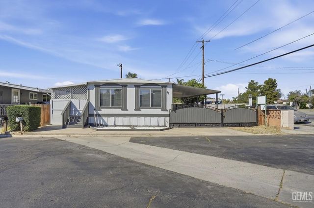 420 Oswell Street 37, Bakersfield, CA 93307