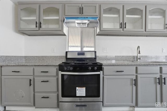 420 Oswell Street 37, Bakersfield, CA 93307